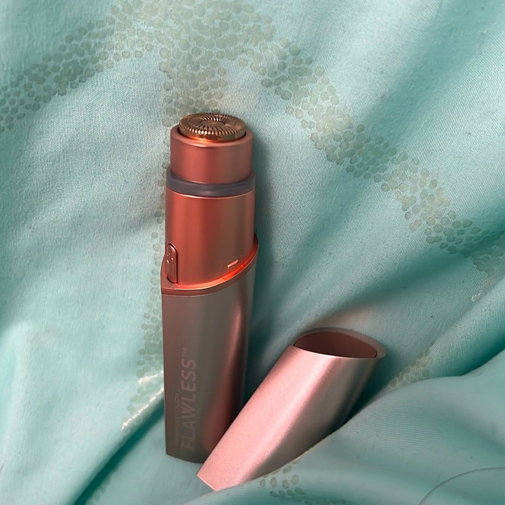 Face hair remover. Will be in package if bought, this is just an example!